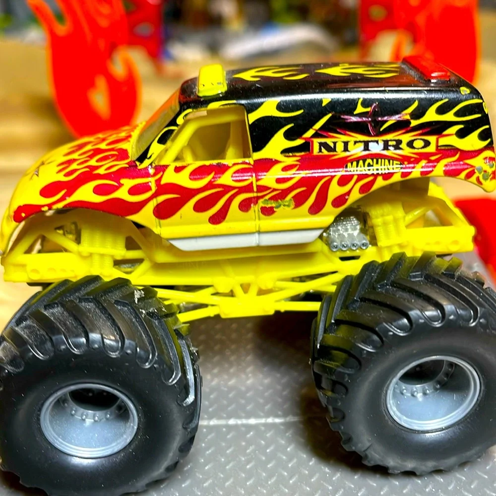 Mini Nitro Machine - Picture 1 of 3